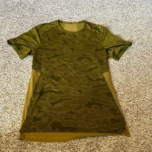 Lululemon Fast and Free shirt